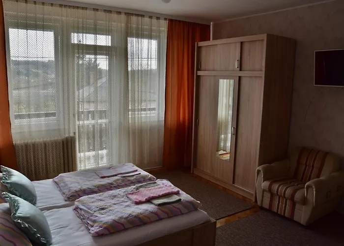 Pesti Vendeghaz * Zalalövő