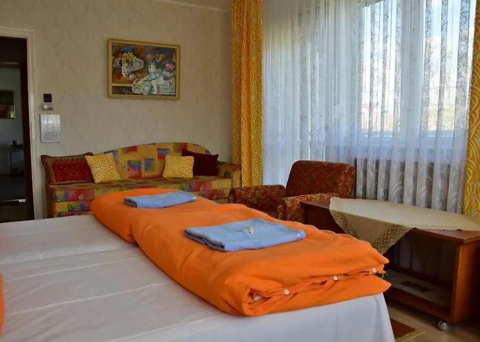 Pesti Vendeghaz * Zalalövő